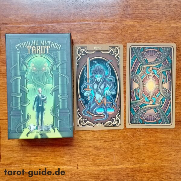 Cthulhu Mythos Tarot (Limited Gilded Edition)